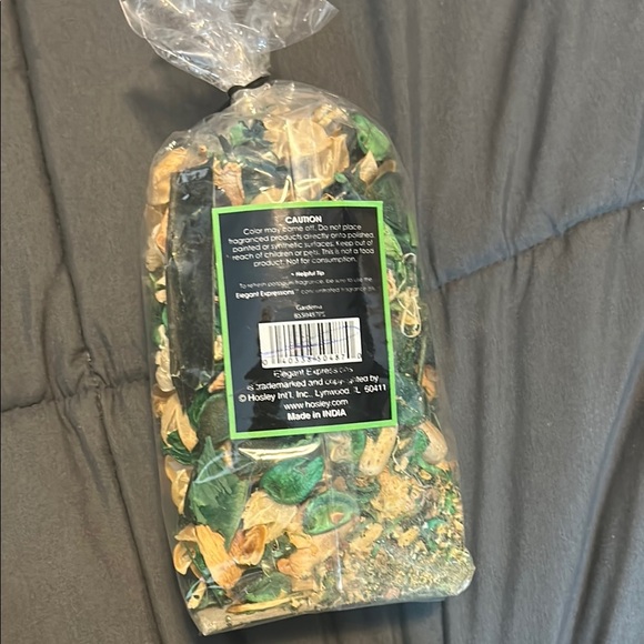 Gardenia Scented Mix - Green and Cream - Picture 2 of 4